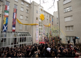 2010. január 23-án Európa minden tájáról érkező vendégek csatlakoztak a közel 1000 szcientológushoz és támogatóhoz, hogy megünnepeljék az Európai Szcientológia Egyházak brüsszeli szervezetének felavatását.